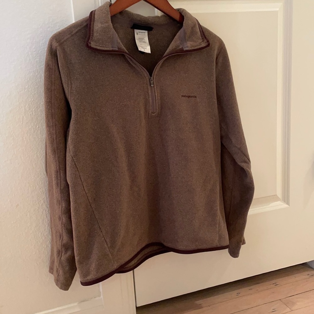 Patagonia women’s 1/4 zip lightweight fleece